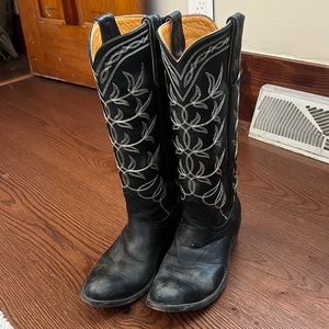 Perfectly worn Old Gringo cowboy boots